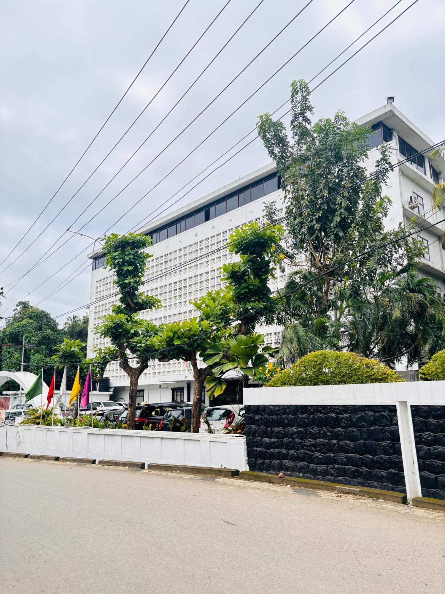 Maharani Hotel Calicut Exterior foto